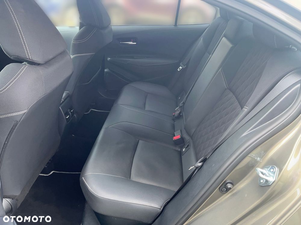 Toyota Corolla 1.8 Hybrid Executive - 11