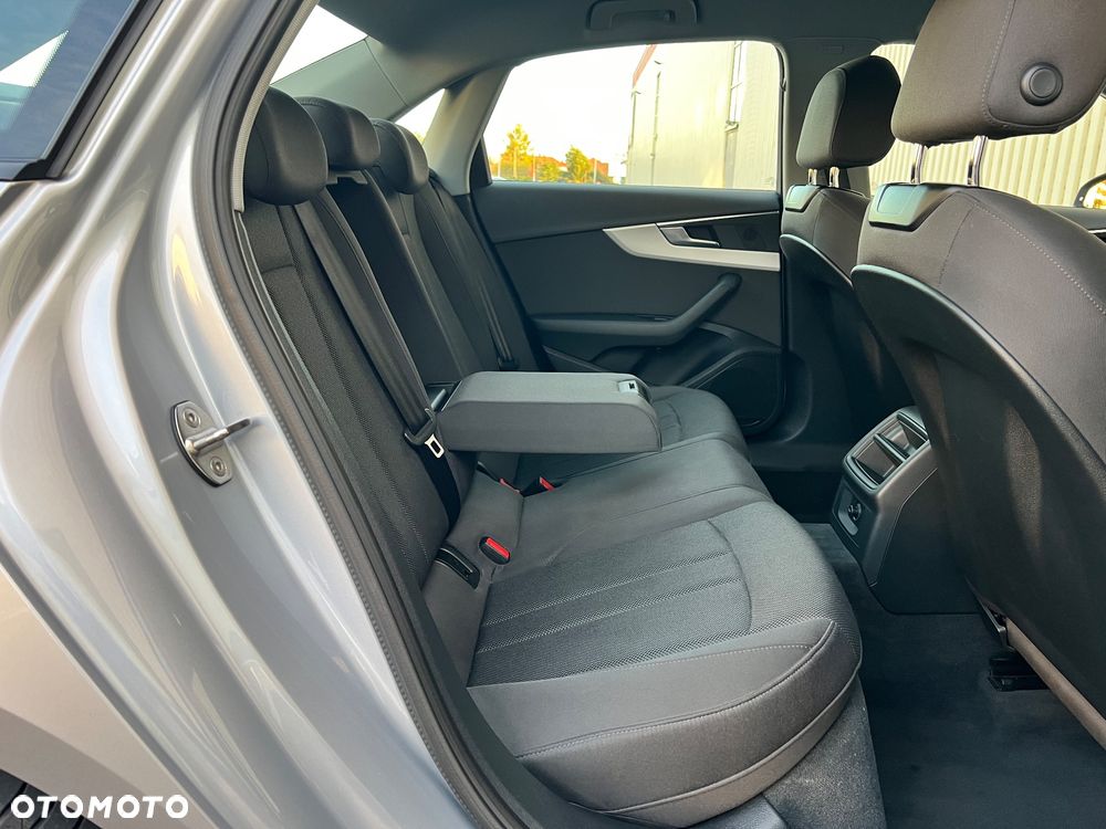 Audi A4 Limousine 35 TFSI S tronic - 16