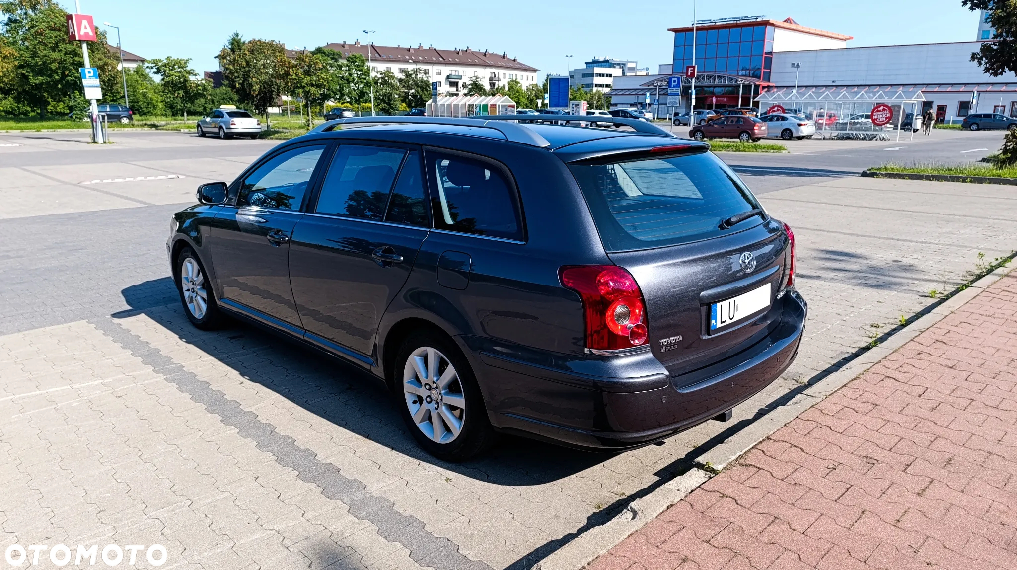Toyota Avensis 1.8 VVT-i Luna - 8