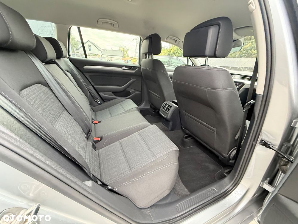 Volkswagen Passat 1.5 TSI EVO Business DSG - 32