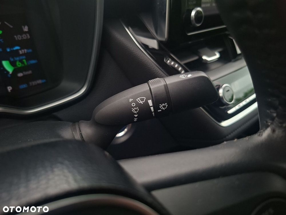 Toyota Corolla 1.8 Hybrid Comfort - 21