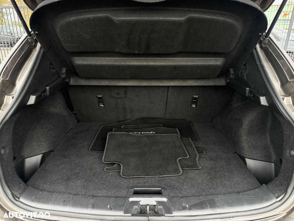 Nissan Qashqai 1.6 DCI Start/Stop 4X4-i Tekna - 12