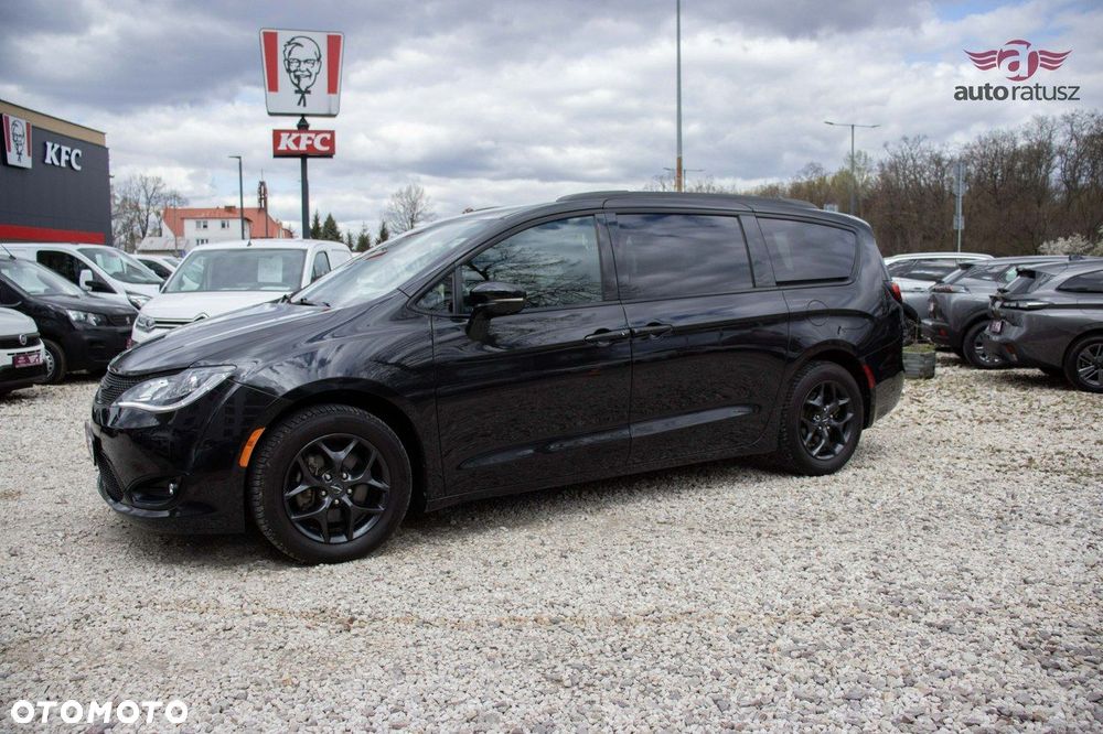 Chrysler Pacifica - 5