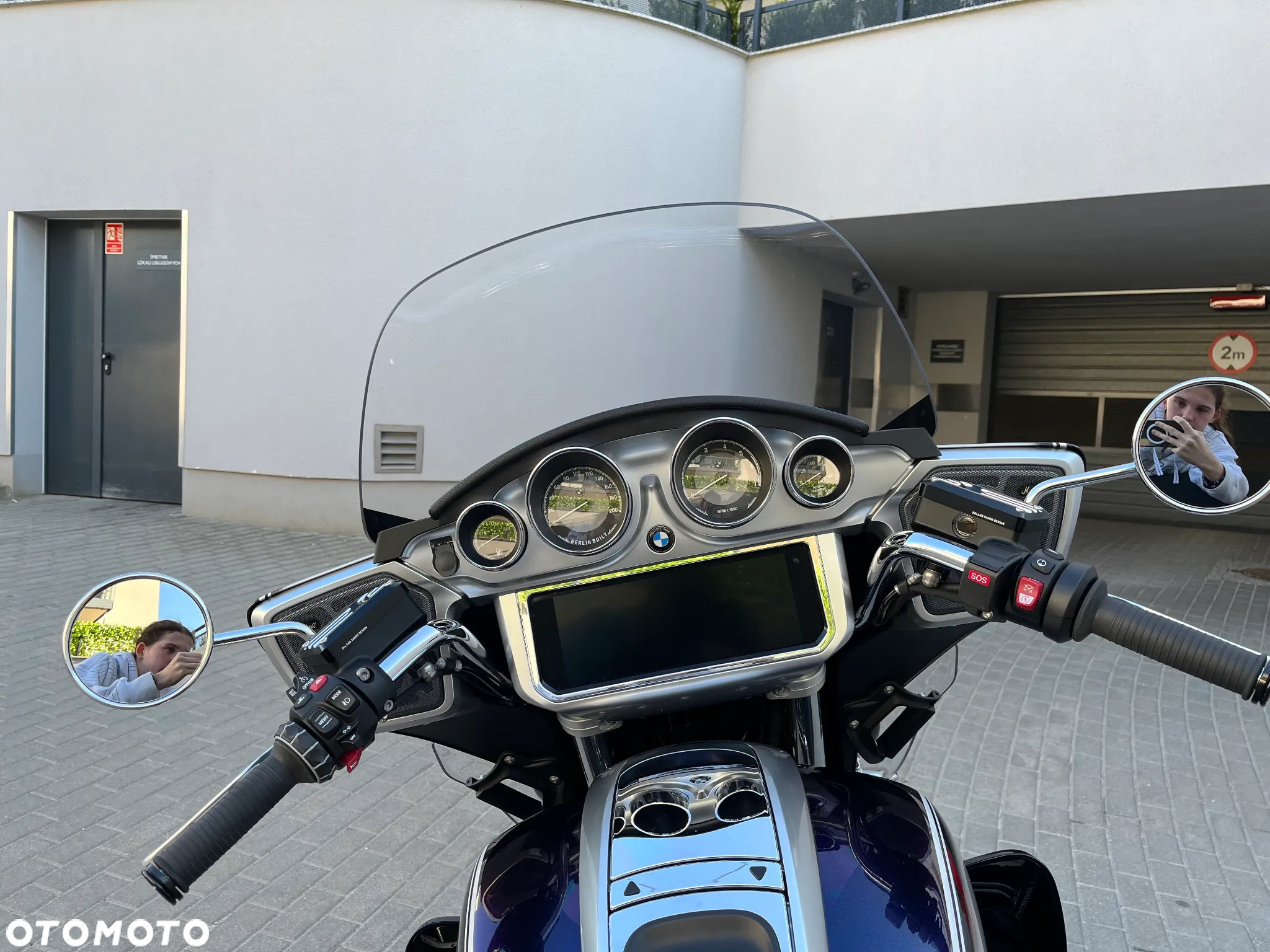 BMW R - 8