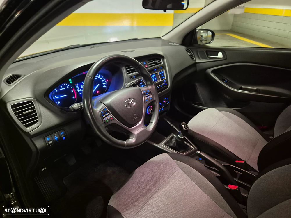 Hyundai i20 1.1 CRDi Blue Access+Bluetooth - 25