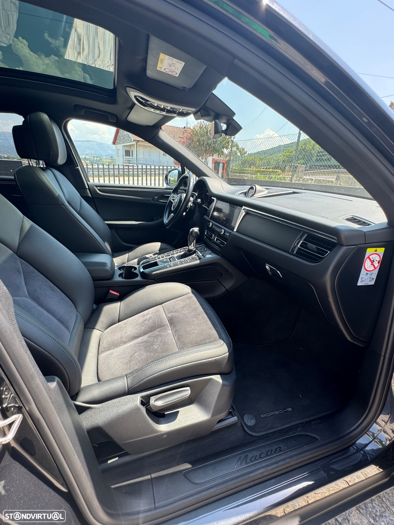 Porsche Macan - 24