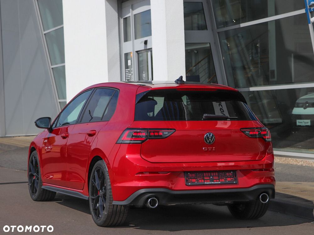 Volkswagen Golf - 5