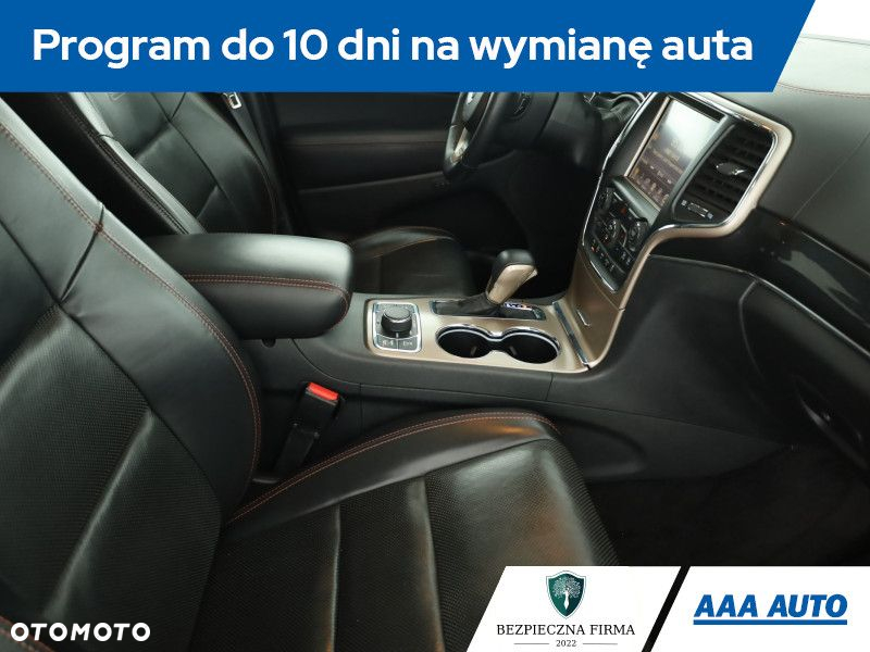 Jeep Grand Cherokee - 8