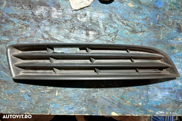 Grila bara fata dreapta 3C0853666 3C0853666 Volkswagen VW Passat B6 [ - 1