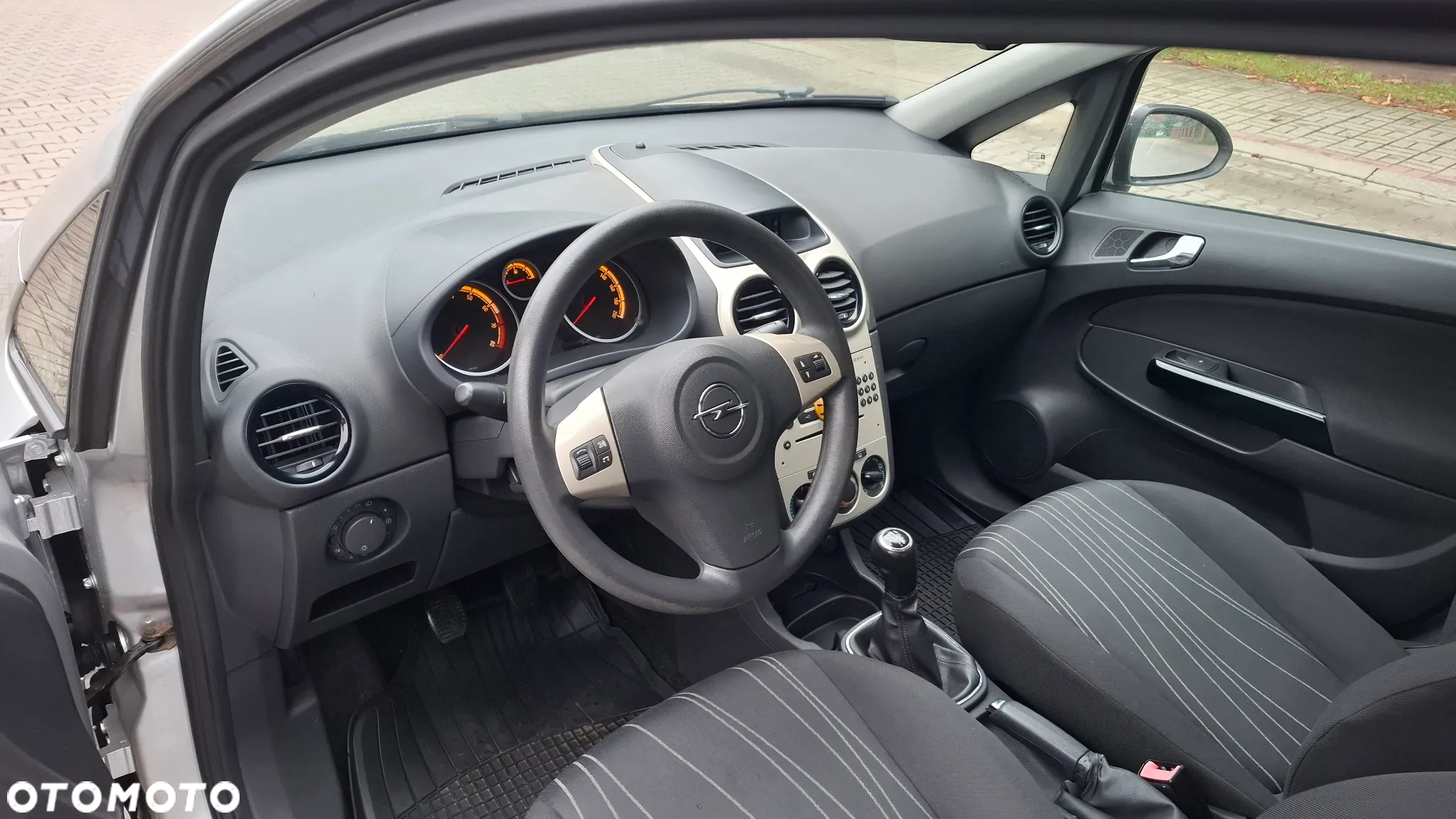 Opel Corsa 1.2 16V Easytronic - 9