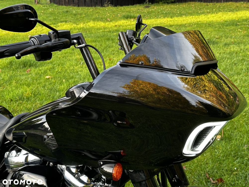 Harley-Davidson Touring Road Glide - 11