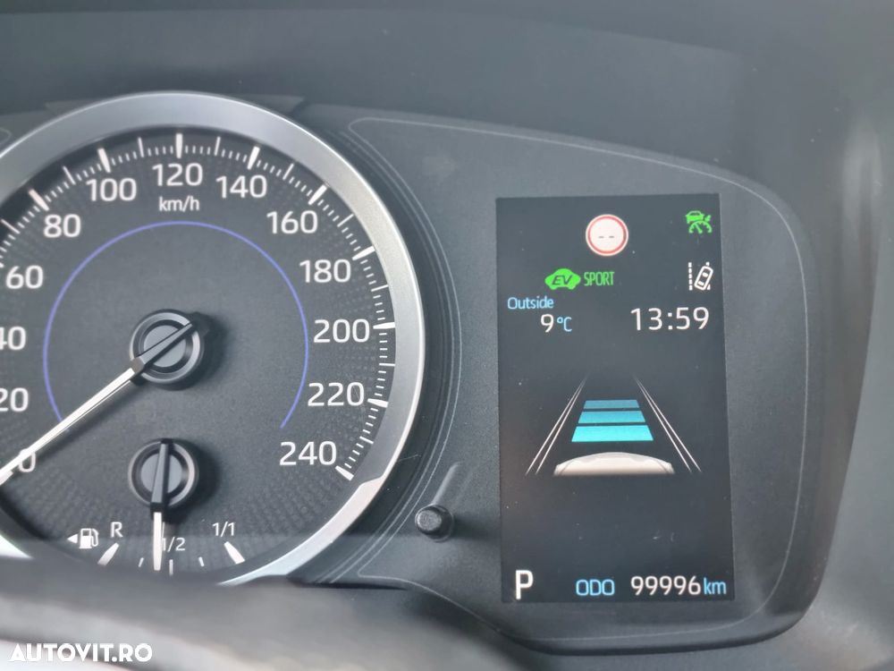 Toyota Corolla 1.8 HSD Dynamic - 18