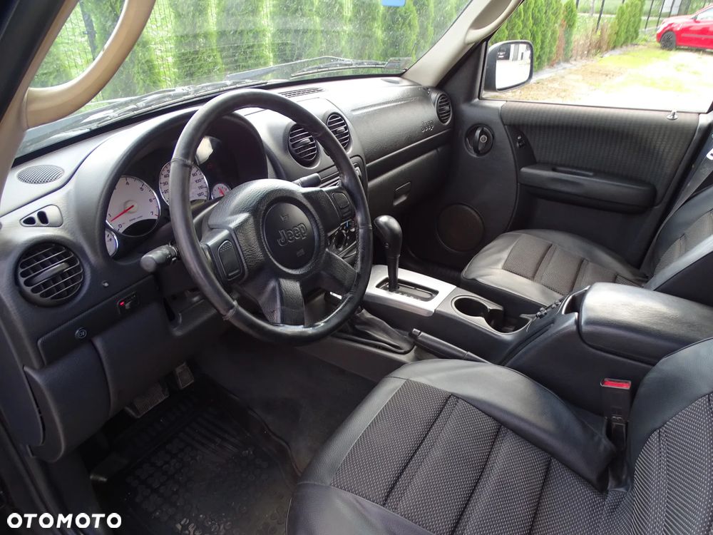 Jeep Liberty - 4
