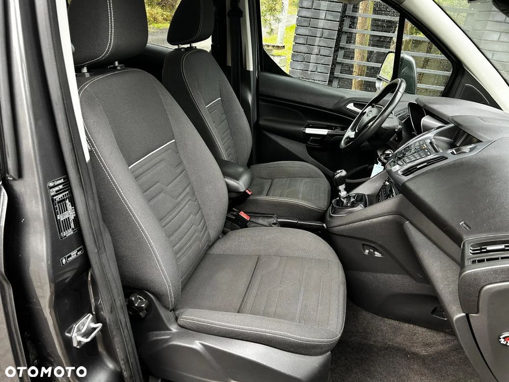 Ford Tourneo Connect Grand - 22
