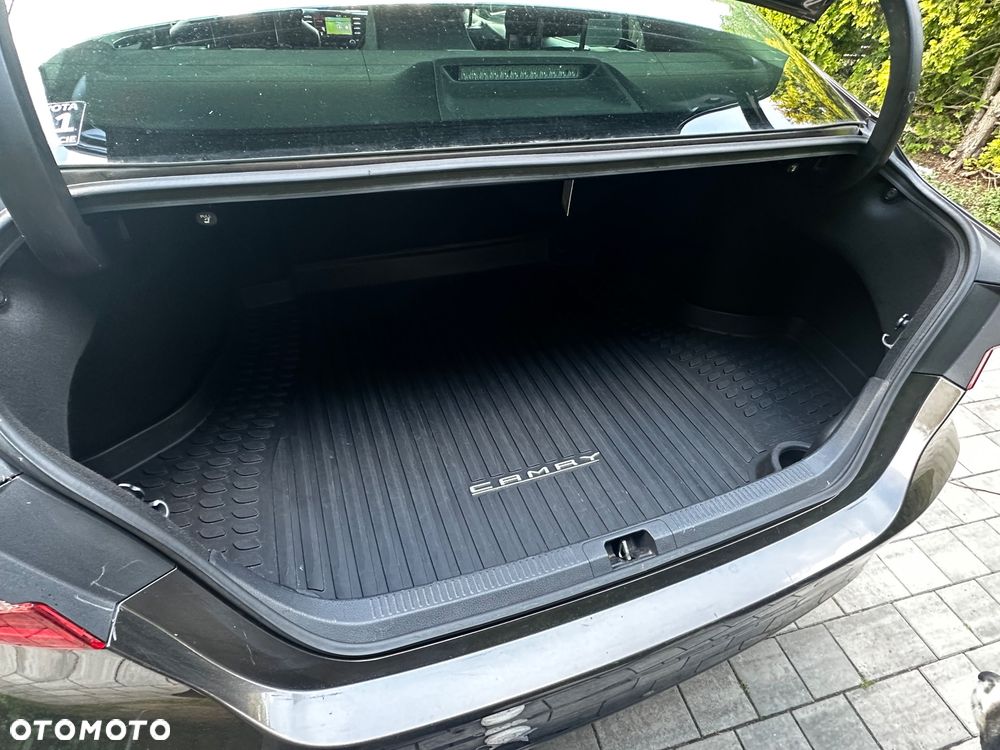 Toyota Camry 2.5 Hybrid Executive CVT - 12