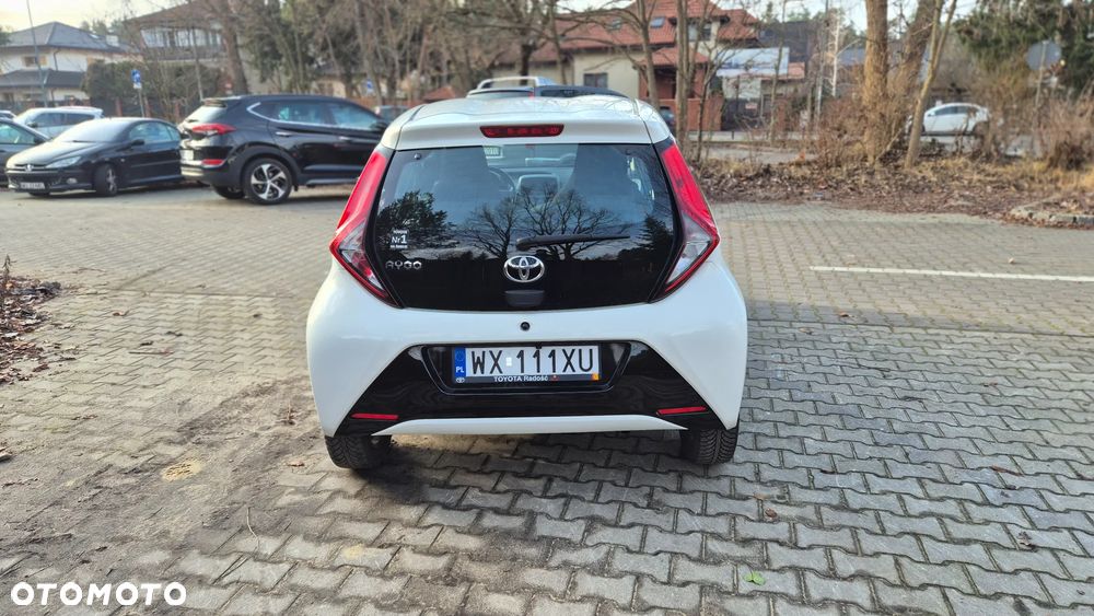 Toyota Aygo x-play - 4