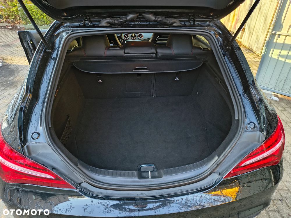 Mercedes-Benz CLA 180 7G-DCT AMG Line - 13