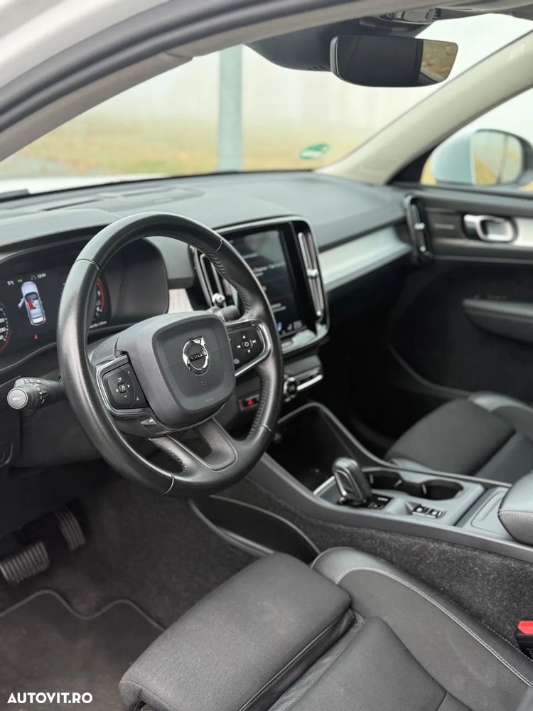 Volvo XC 40 D4 AWD Geartronic Momentum - 10