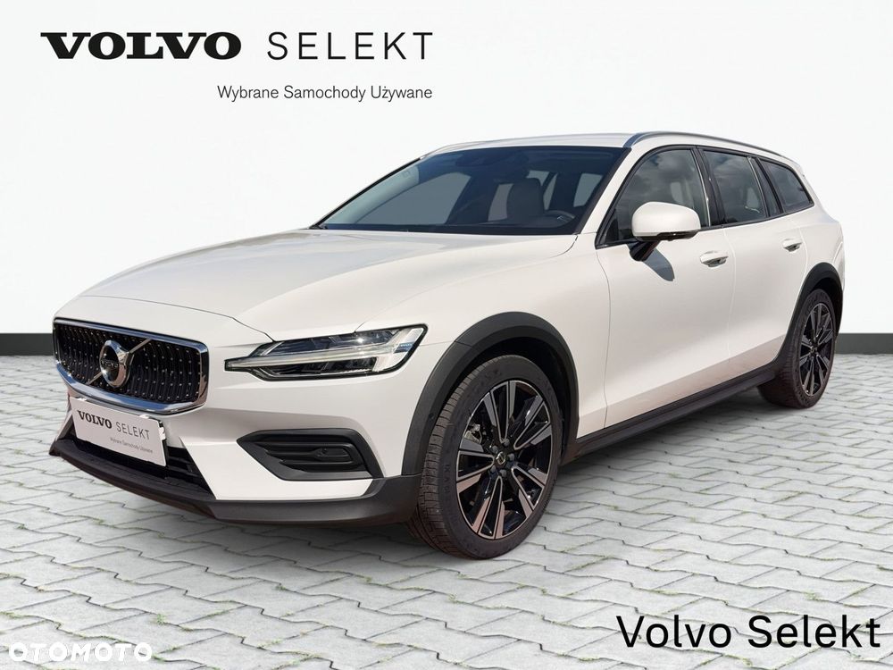 Volvo V60 Cross Country - 1