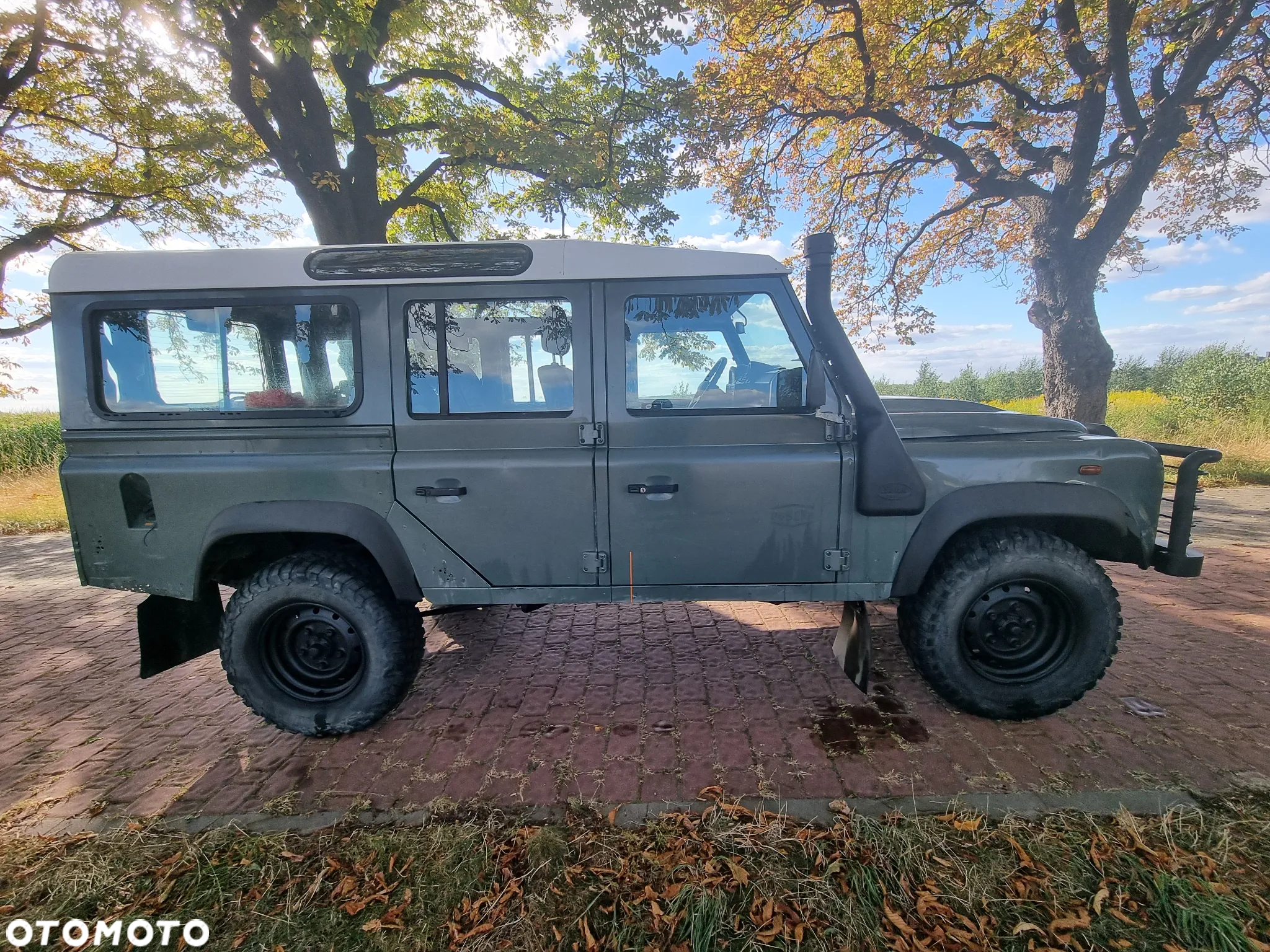 Land Rover Defender - 22