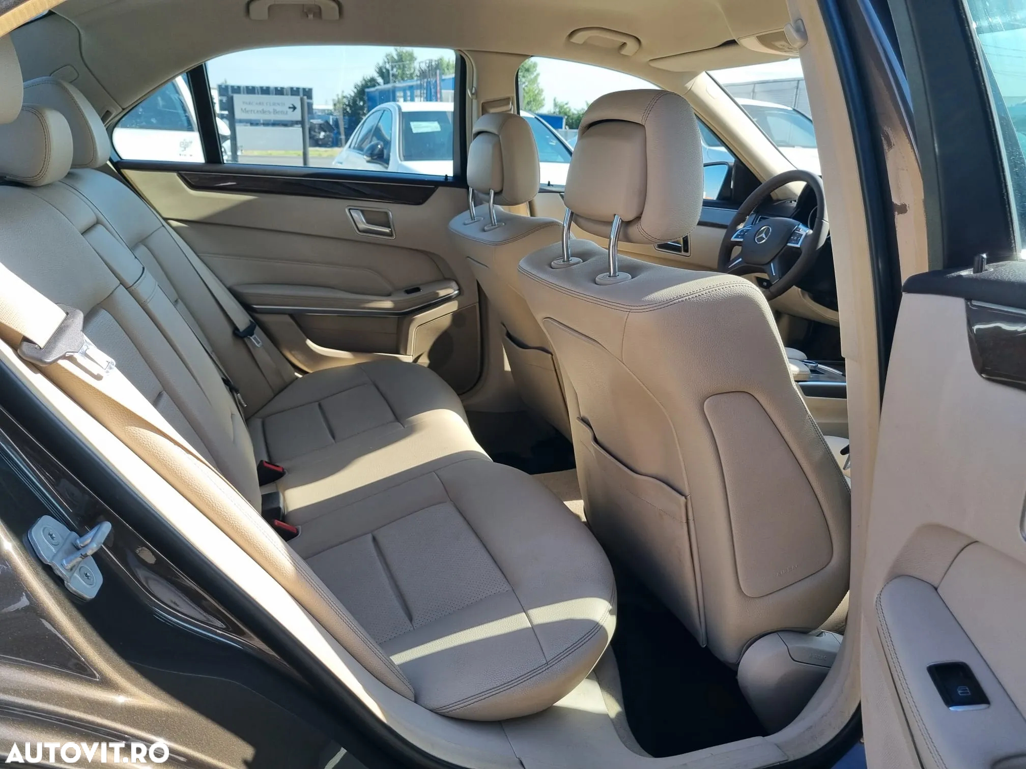 Mercedes-Benz E 220 BlueTEC 4MATIC - 17