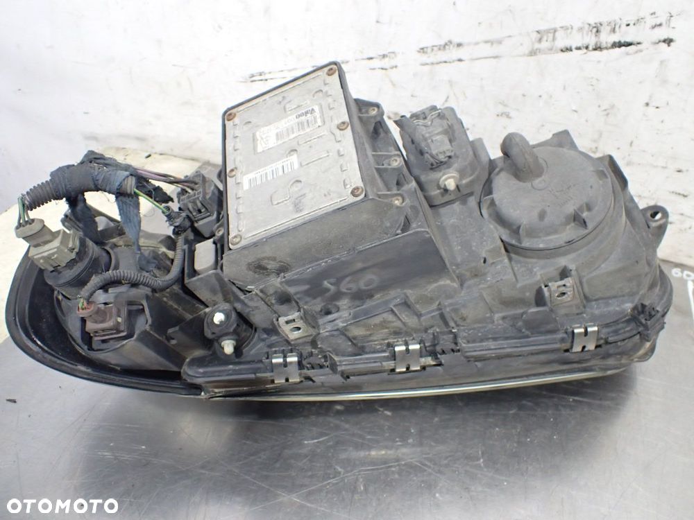 LAMPA PRAWA PRZEDNIA VOLVO S80 2.4 8693653 - 12