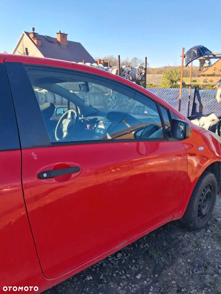 Toyota Yaris II 06 drzwi prawe 3P0 - 2