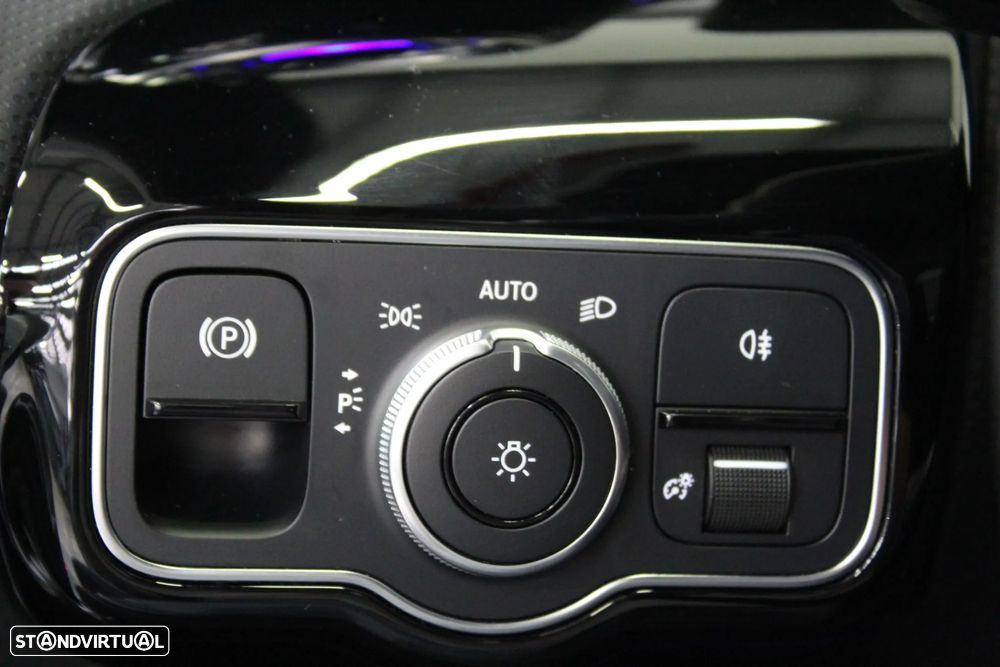 Mercedes-Benz A 250 e AMG Line - 22