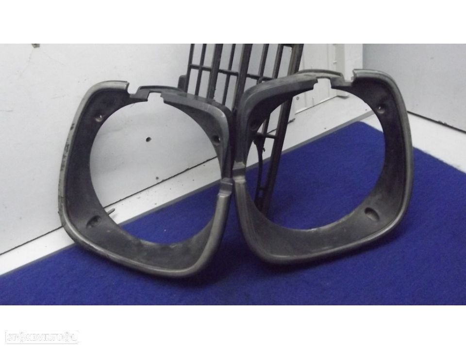 toyota starlet  de 1979 grelha + aros de farol - 2