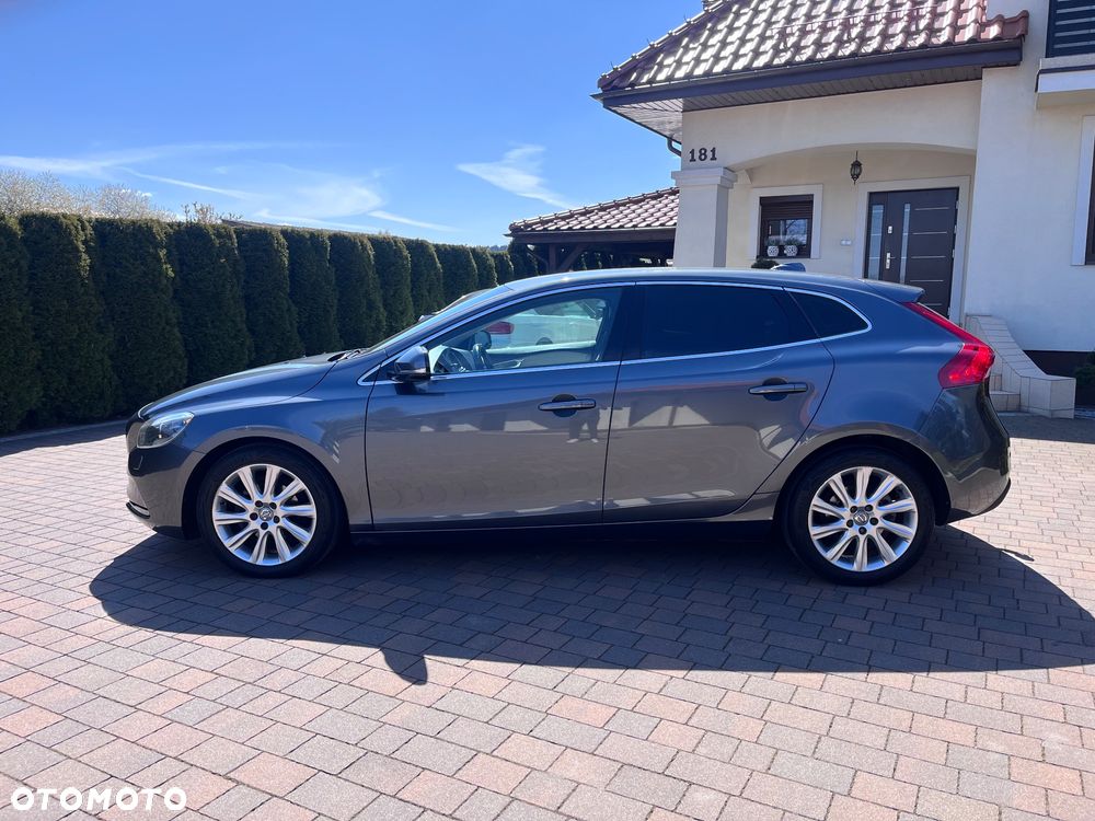 Volvo V40 D2 Summum - 2