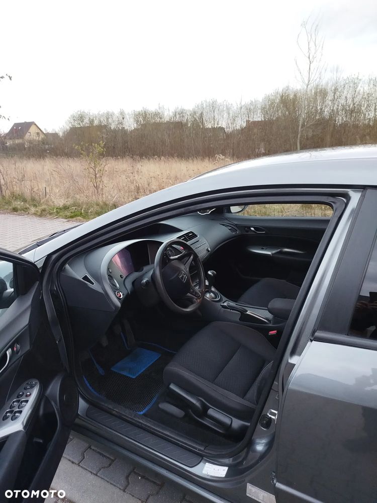 Honda Civic 1.8 Comfort - 11