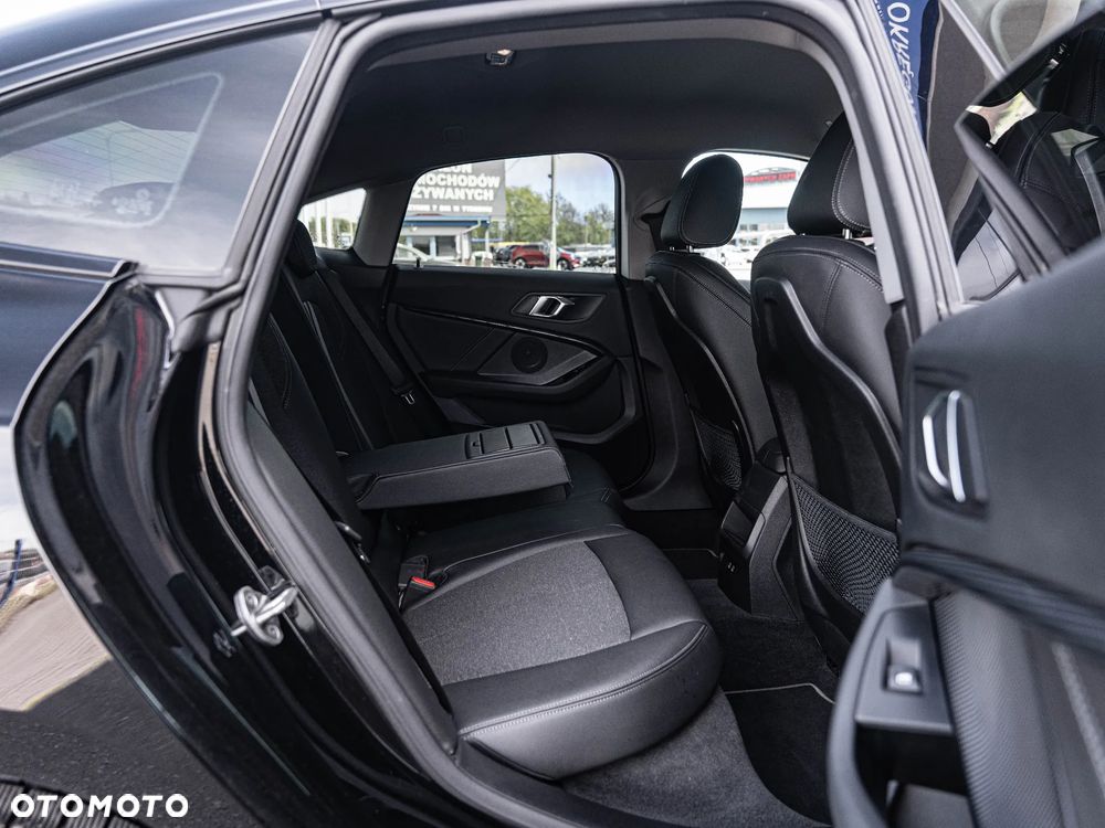 BMW Seria 2 218d Sport Line - 25