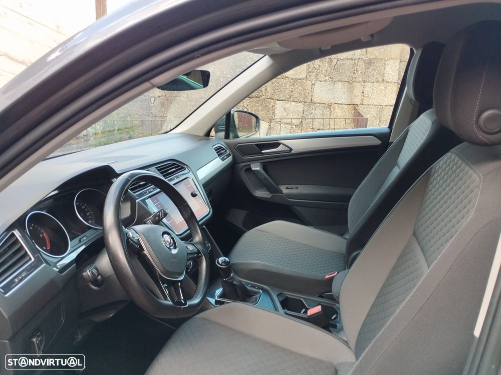 VW Tiguan 2.0 TDI Confortline - 7