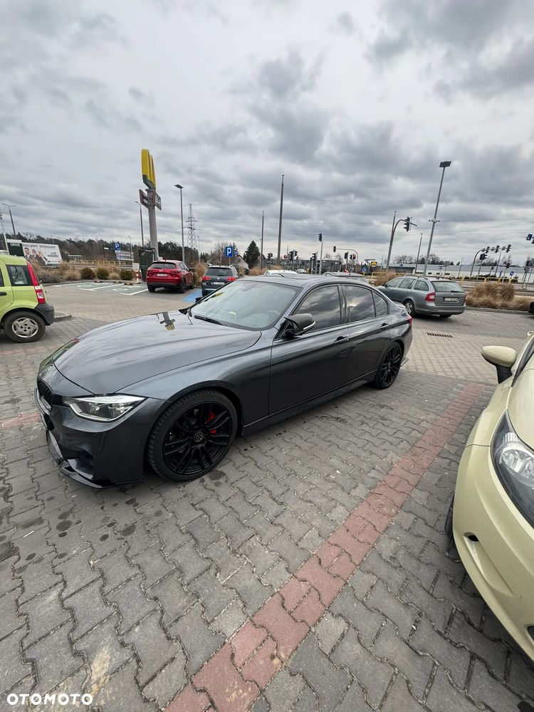 BMW Seria 3 340i M Sport Shadow - 12