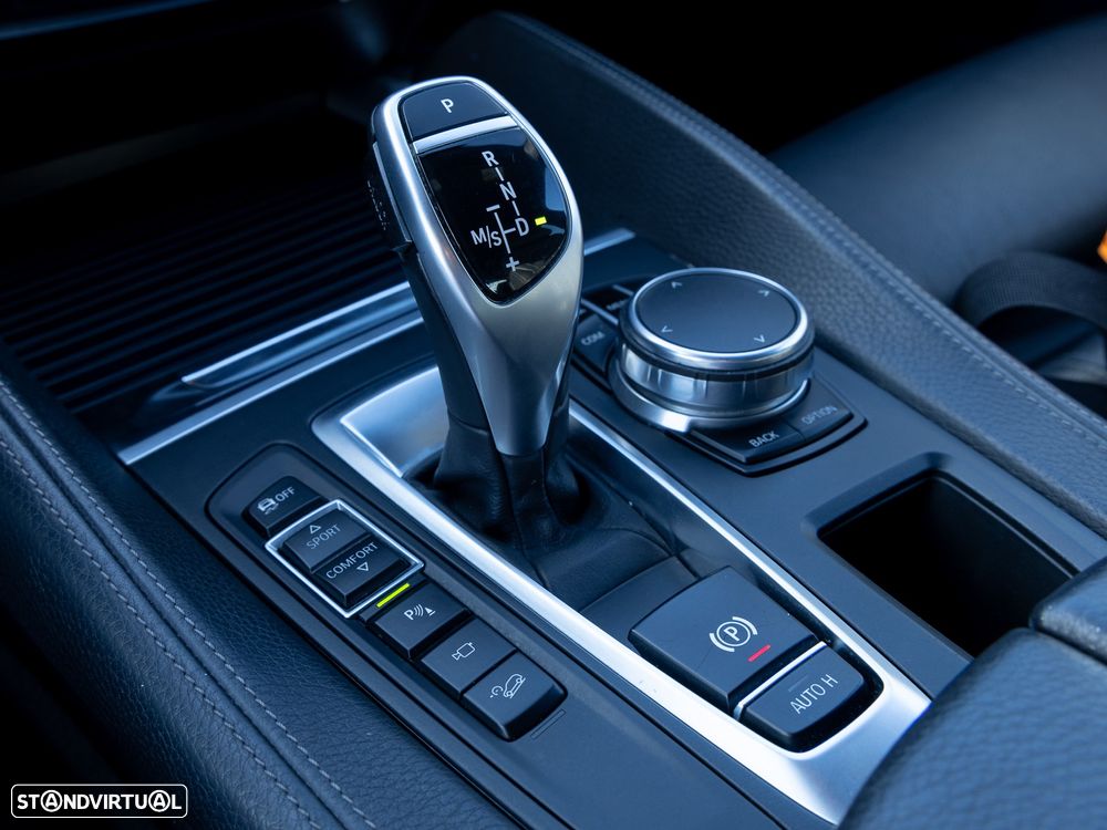 BMW X6 40 d xDrive Pack M - 18