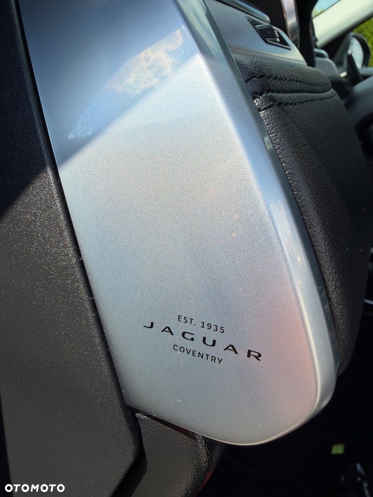 Jaguar F-Pace - 11