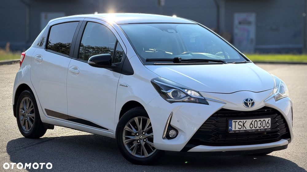 Toyota Yaris Hybrid 100 Premium - 3