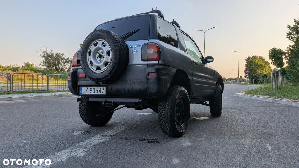 Toyota RAV4 2.0 - 13