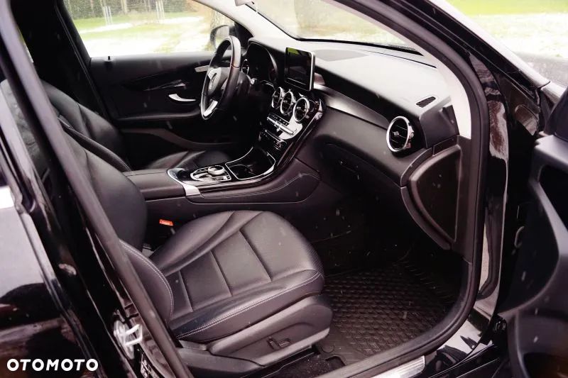 Mercedes-Benz GLC - 24