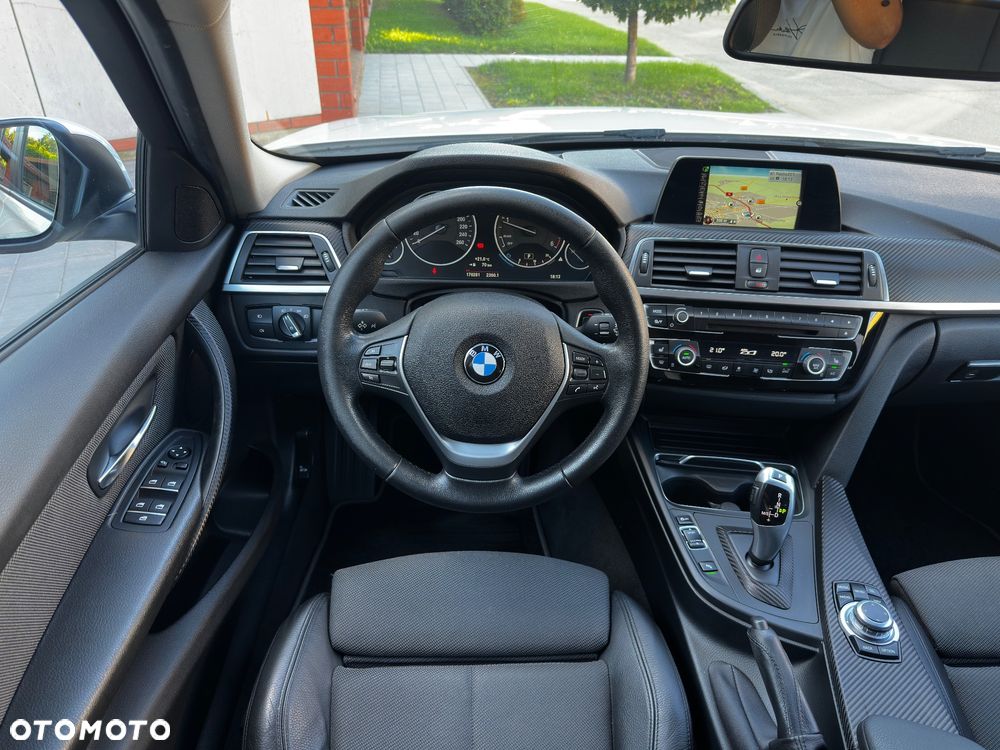 BMW Seria 3 320d Sport Line - 13