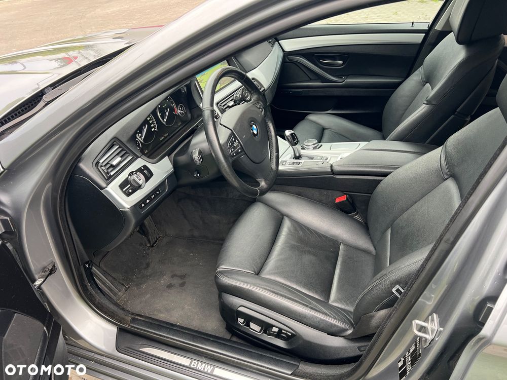BMW Seria 5 525d - 14