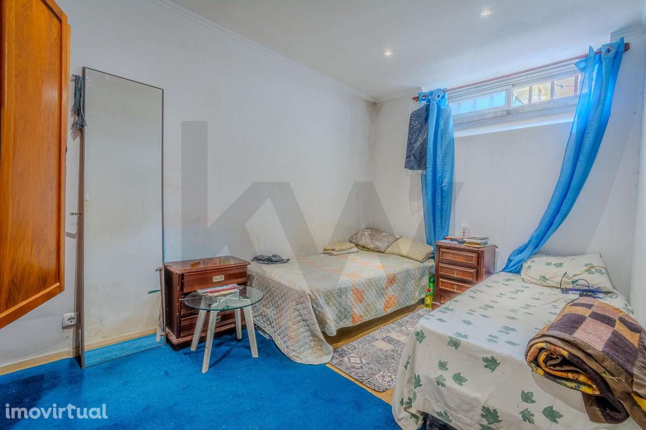 Excelente Oportunidade T2 para Investimento: Cozinha e WC Renovados, P - Grande imagem: 2/16