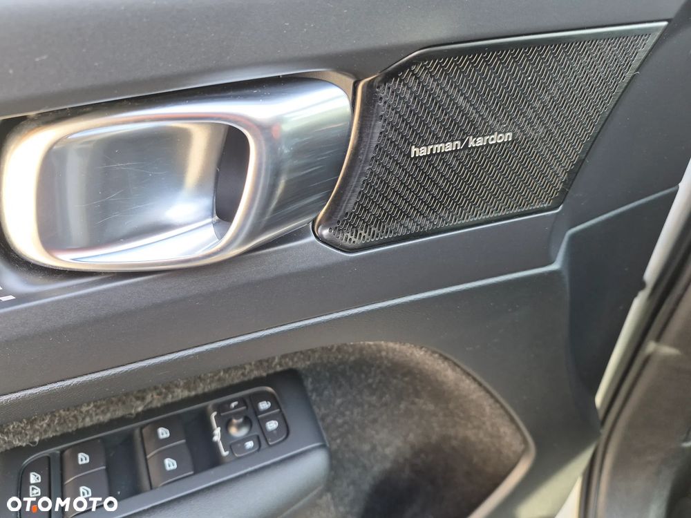 Volvo XC 40 T4 Geartronic Momentum Pro - 9