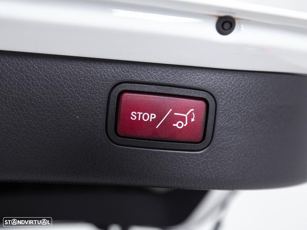 Mercedes-Benz C 300 e T 9G-TRONIC AMG Line — fotografia 13