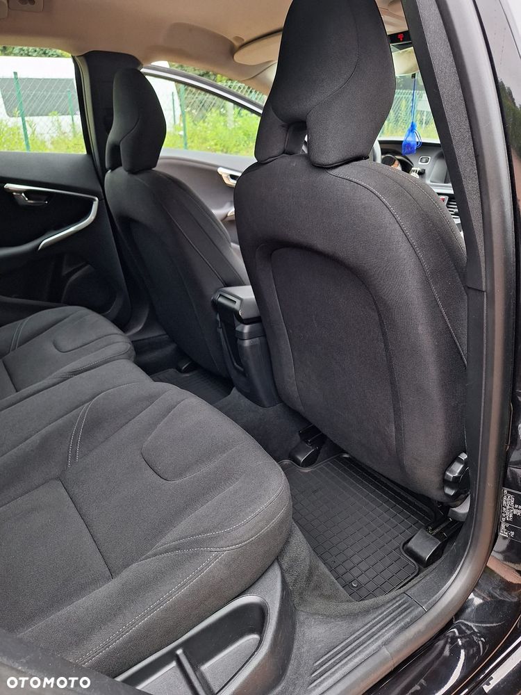 Volvo V40 D2 Drive-E Momentum - 19