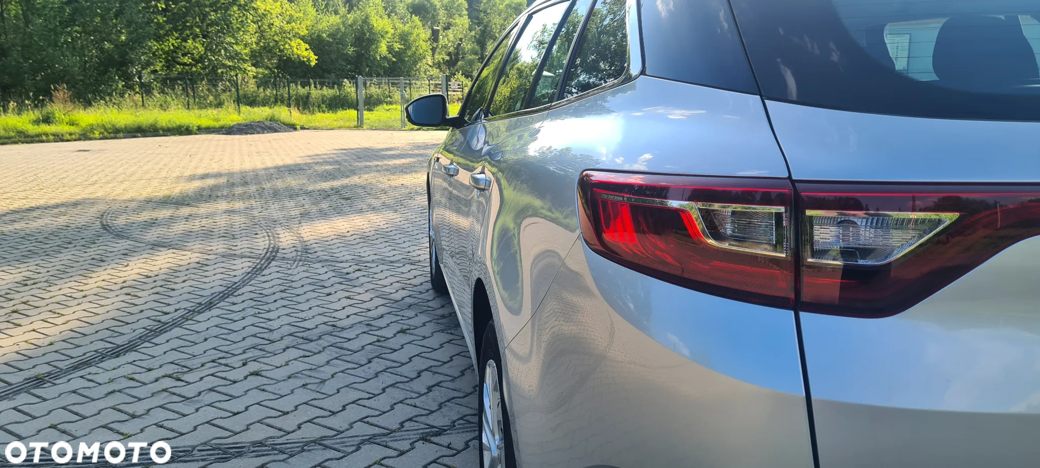 Renault Megane Grandtour ENERGY TCe 100 LIFE - 9