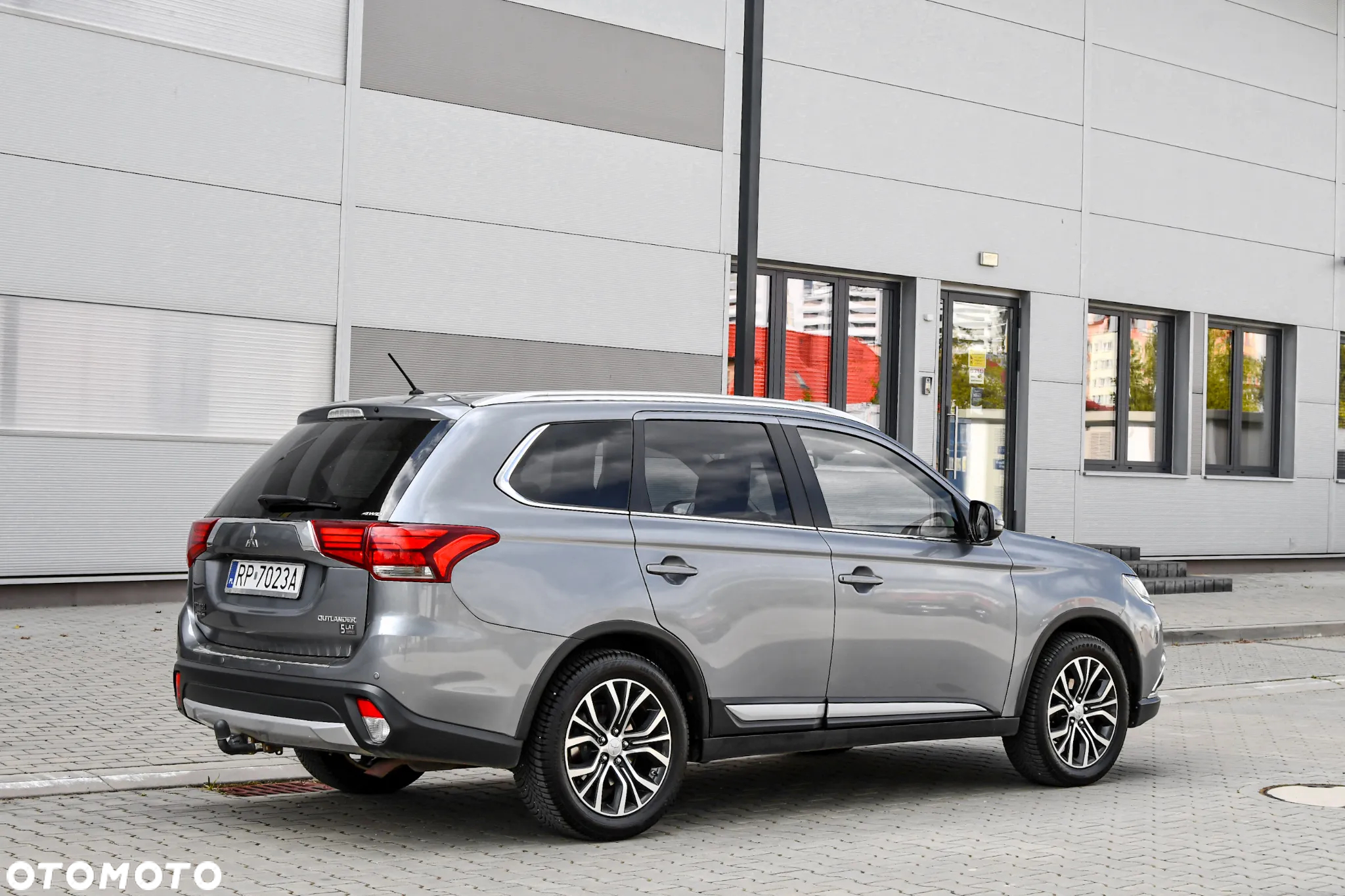 Mitsubishi Outlander 2.2 DID Intense + 4WD - 6