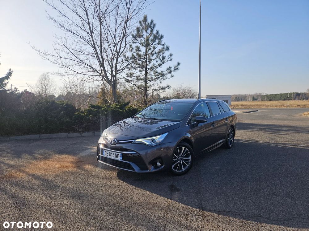 Toyota Avensis 2.0 D-4D Premium - 9