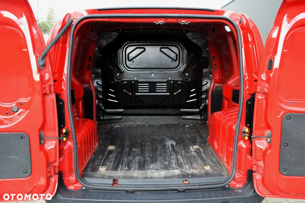 Fiat Fiorino Kombi 1.4 8V SX - 29