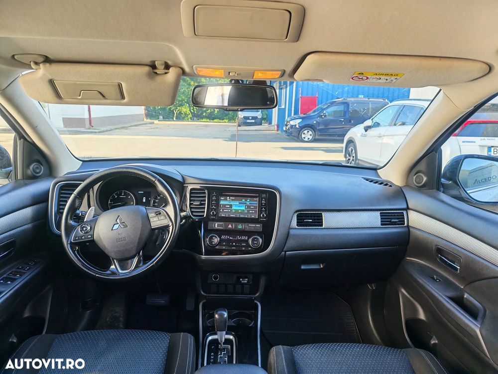 Mitsubishi Outlander 2.2 Litre DI-D AWD Intense Aut. - 5